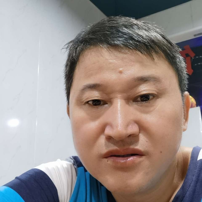 宏宏的第一张照片--全国闪婚服务中心