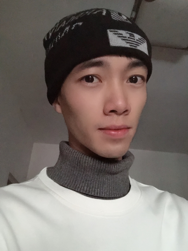 小良先生的第一张照片--全国闪婚服务中心