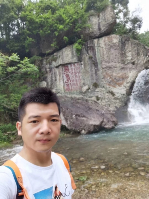 愿得一人心的第一张照片--全国闪婚服务中心
