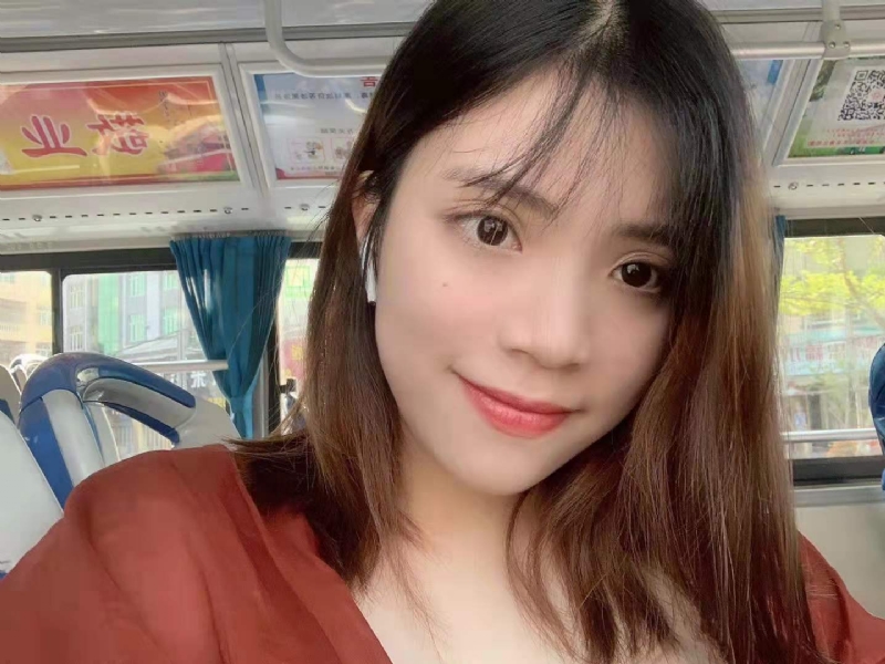 小眼睛的第一张照片--全国闪婚服务中心