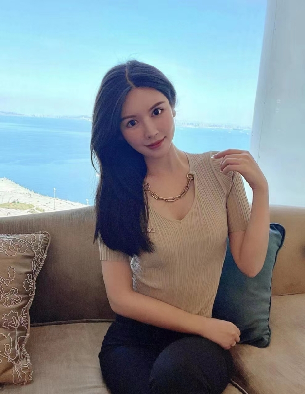 李芷晴的第一张照片--全国闪婚服务中心