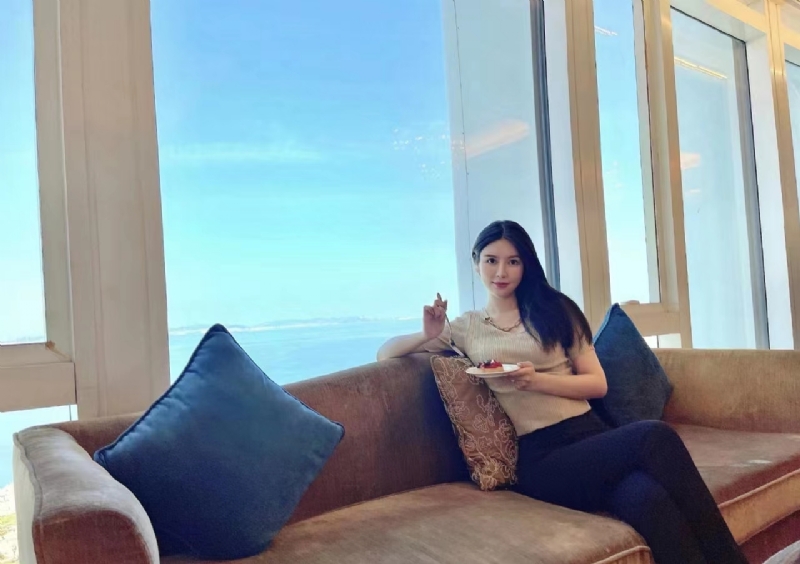 李芷晴的第二张照片--全国闪婚服务中心