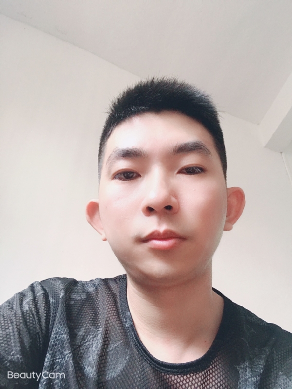 诚恳的第一张照片--全国闪婚服务中心