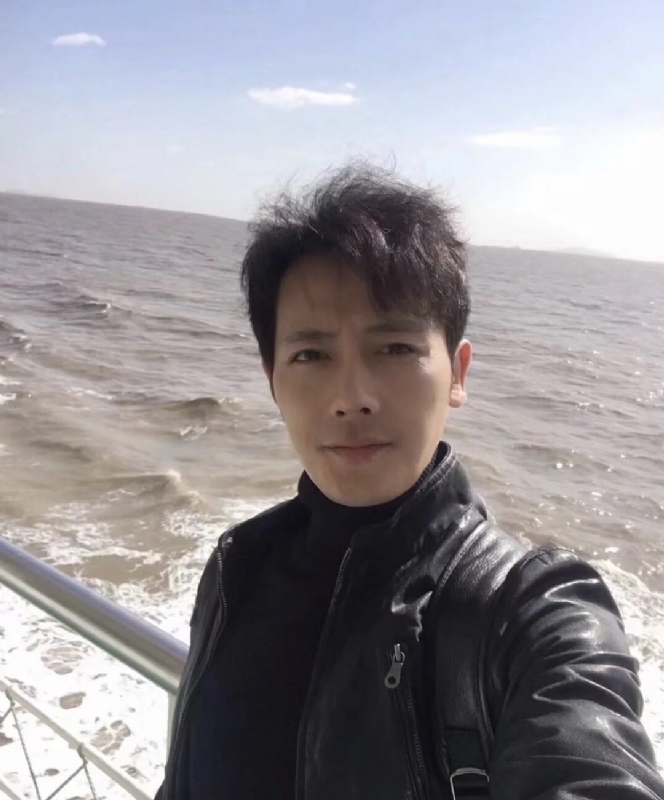疯狂的小鱼的第一张照片--全国闪婚服务中心