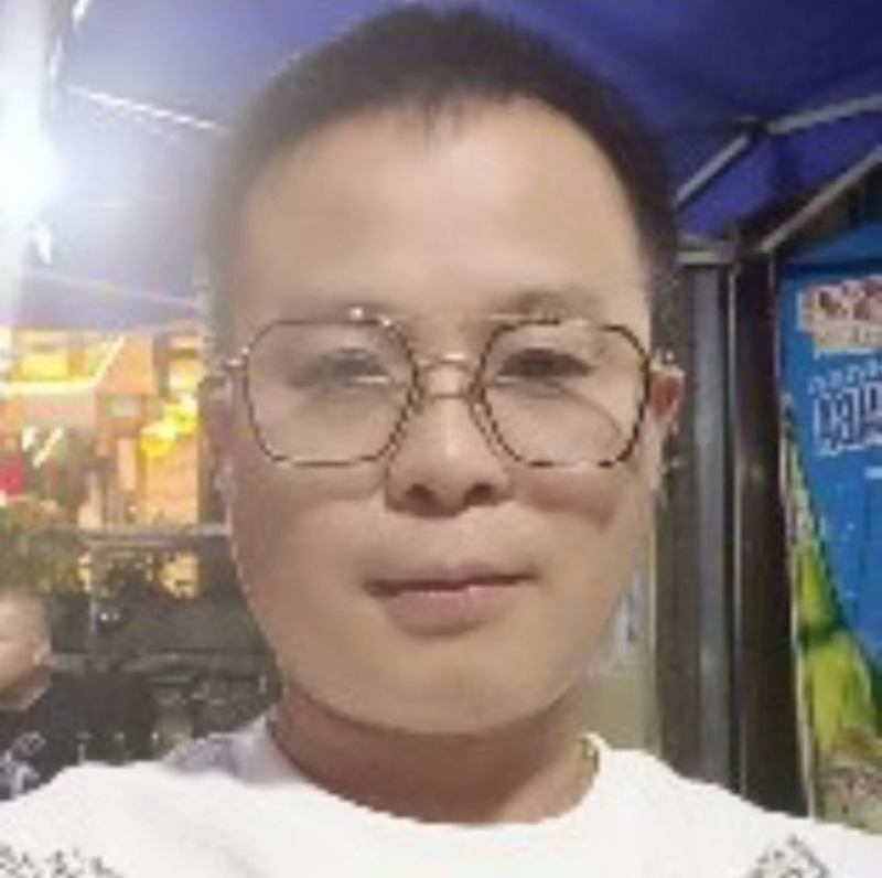 逍遥霸道的第一张照片--全国闪婚服务中心