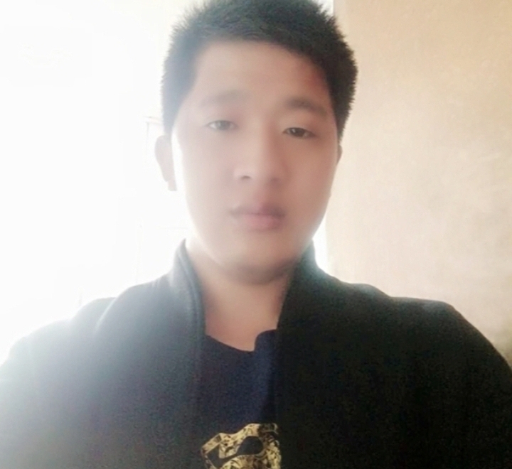 形影不离的第一张照片--全国闪婚服务中心