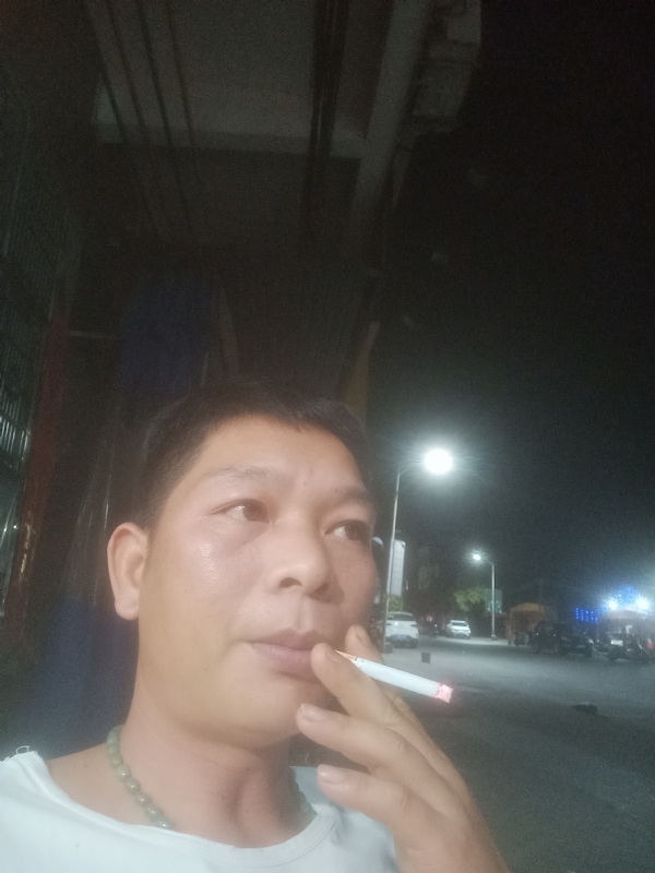 善解人意的第一张照片--全国闪婚服务中心