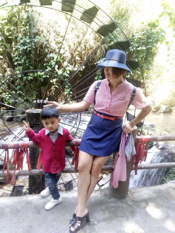 张敏娟的第二张照片--全国闪婚服务中心