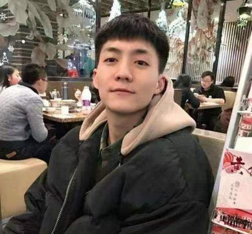 迪迪的第一张照片--全国闪婚服务中心