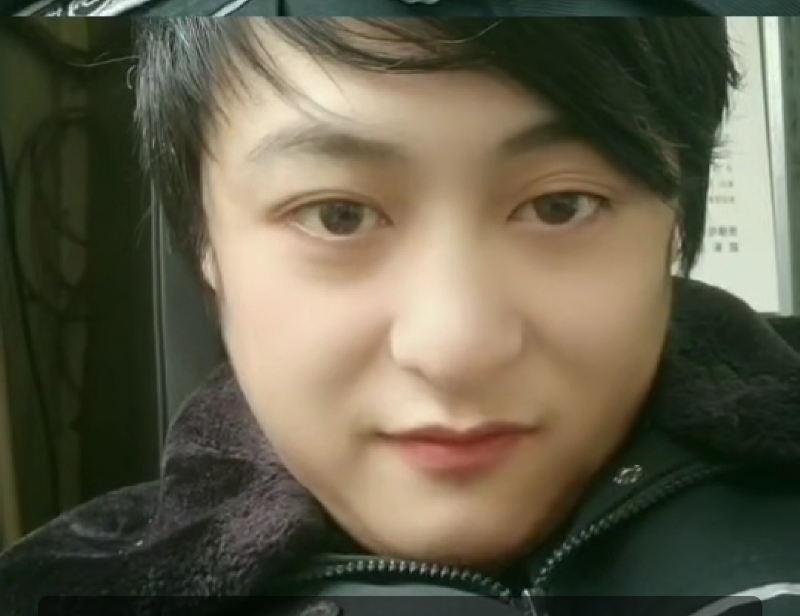 小玮的第一张照片--全国闪婚服务中心