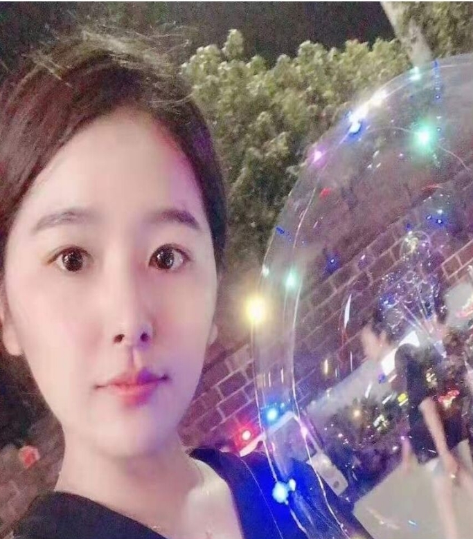 心碎小猪的第一张照片--全国闪婚服务中心