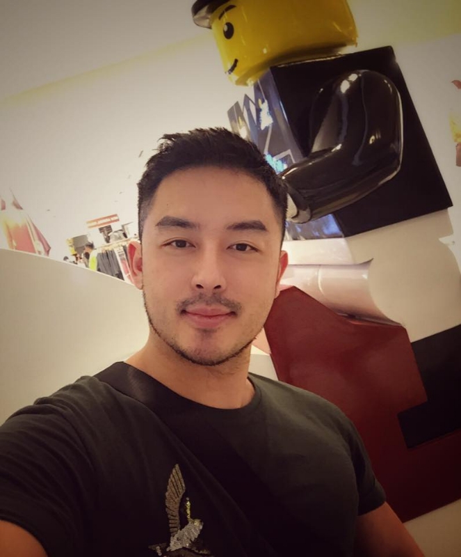 周周的第一张照片--全国闪婚服务中心