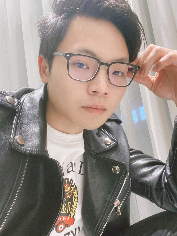 Mr_Jin的第一张照片--全国闪婚服务中心