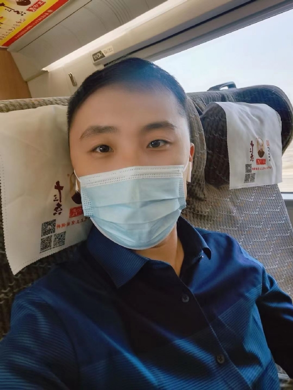 孤独的小屁猪的第二张照片--全国闪婚服务中心