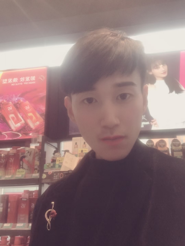 唯美的爱情故事的第一张照片--全国闪婚服务中心