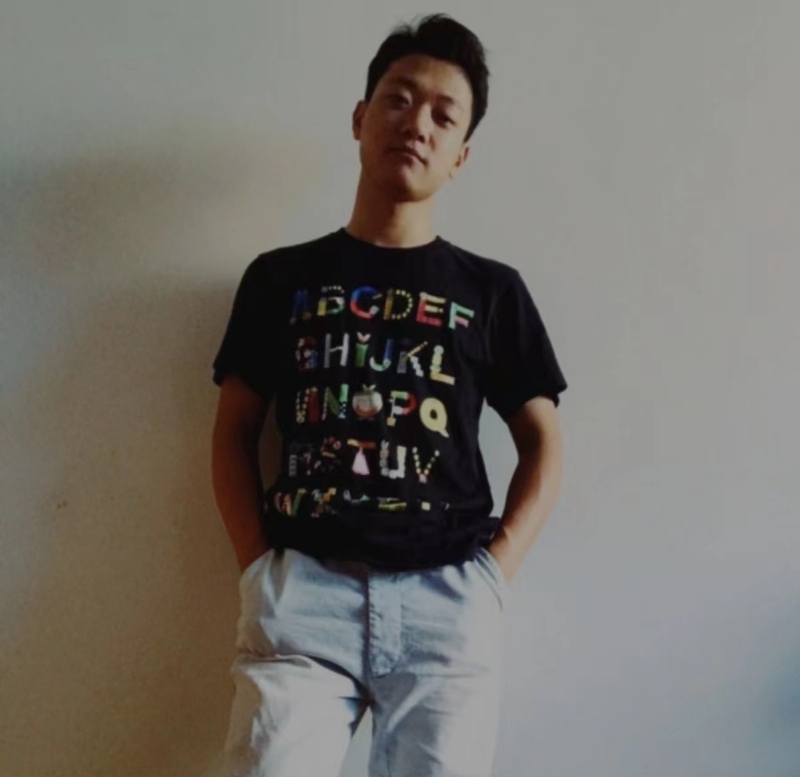 朝歌的第一张照片--全国闪婚服务中心