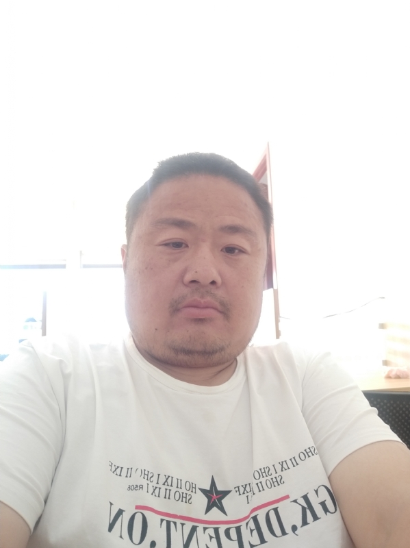 流星隐爱的第一张照片--全国闪婚服务中心