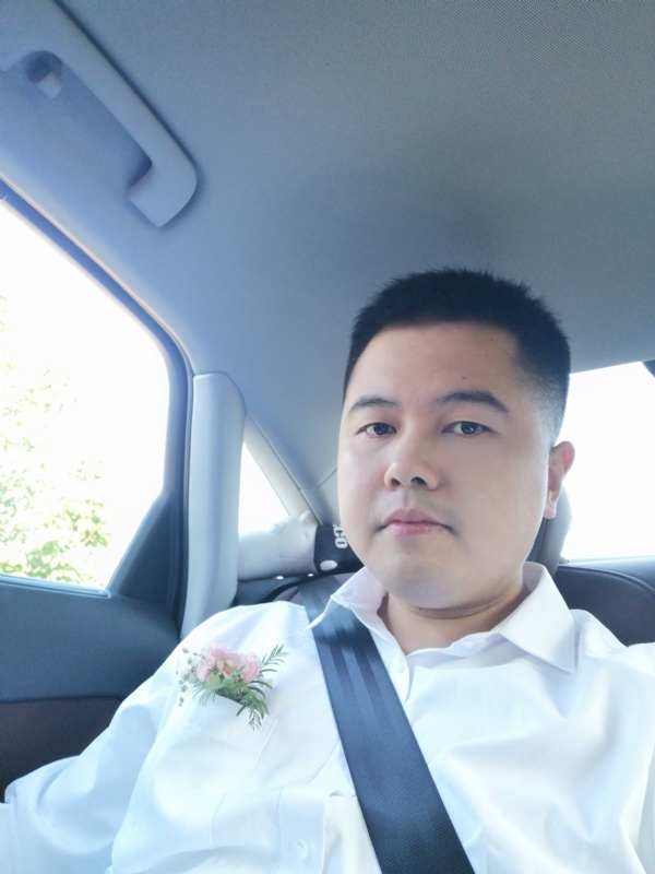 小阿郎的第一张照片--全国闪婚服务中心