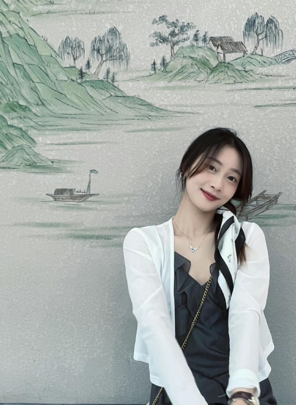 小趴菜的第一张照片--全国闪婚服务中心