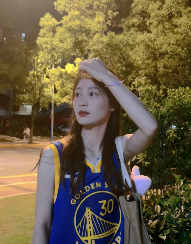 小趴菜的第三张照片--全国闪婚服务中心