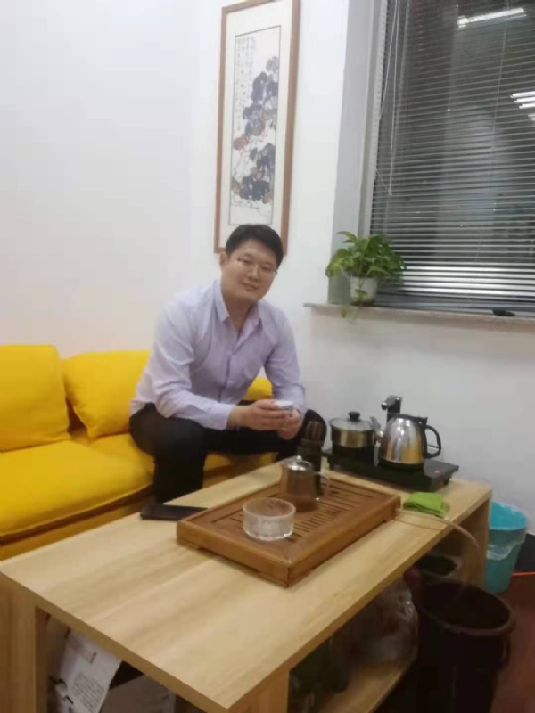 阳光的第一张照片--全国闪婚服务中心