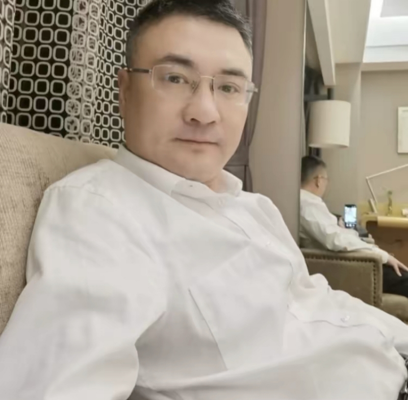 追逐的第二张照片--全国闪婚服务中心