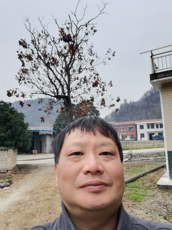 苏众青春冲浪的第一张照片--全国闪婚服务中心