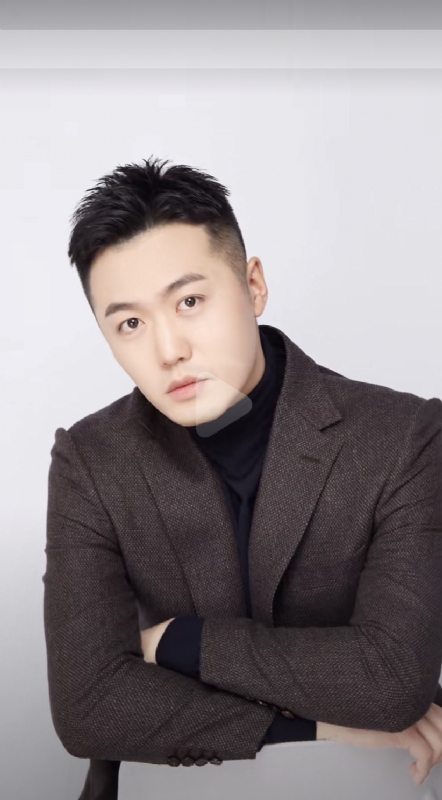杨天枭的第三张照片--全国闪婚服务中心