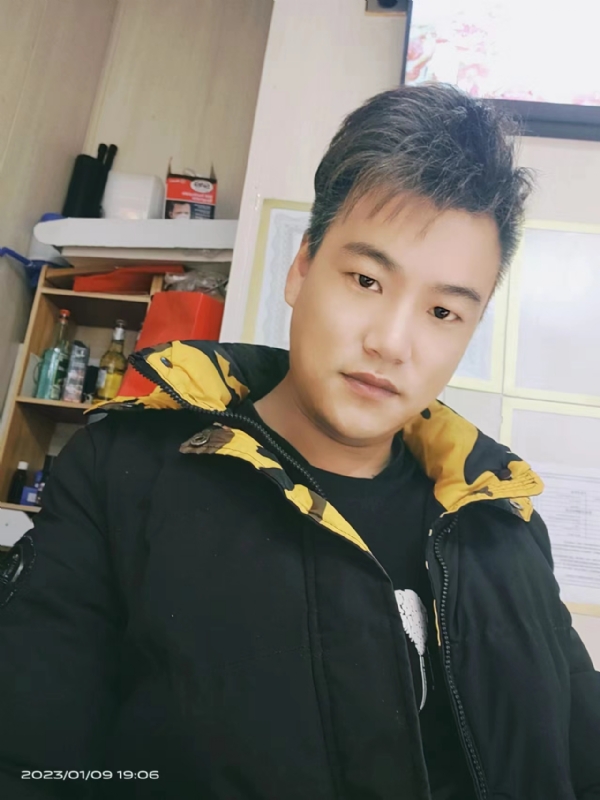 孤酒枕愁眼眠的第二张照片--全国闪婚服务中心