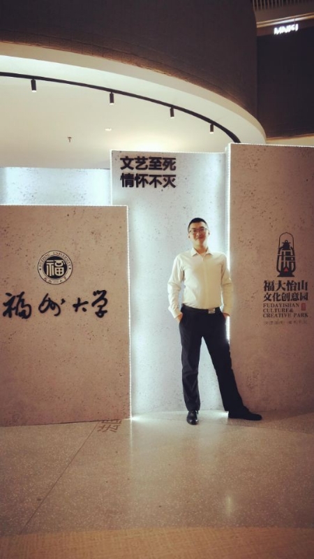 凌宇的第一张照片--全国闪婚服务中心