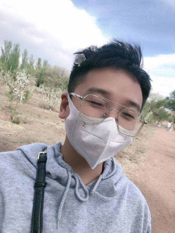 晨晨的第一张照片--全国闪婚服务中心