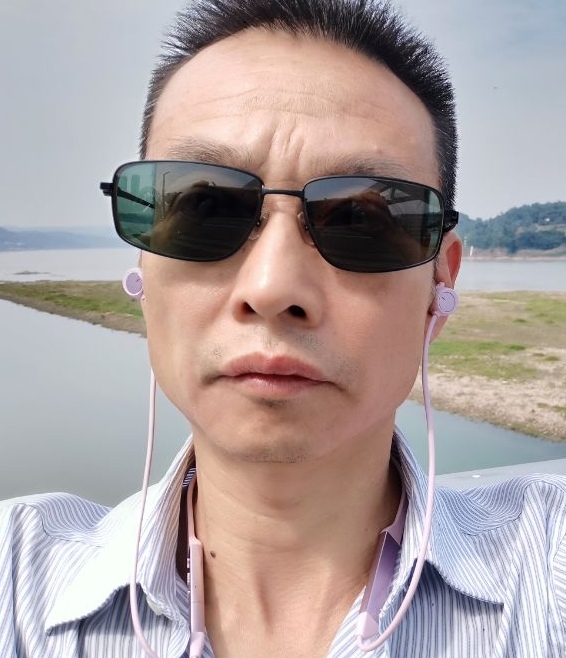猪哥哥的第二张照片--全国闪婚服务中心