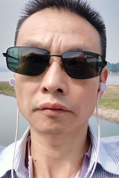 猪哥哥的第三张照片--全国闪婚服务中心