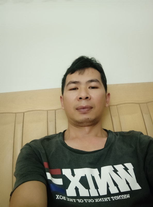 小伙子的第四张照片--全国闪婚服务中心