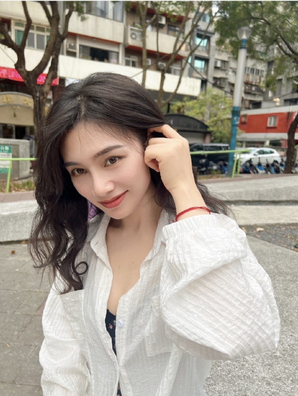 韵韵的第一张照片--全国闪婚服务中心