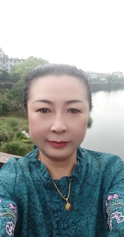 雨中情的第二张照片--全国闪婚服务中心