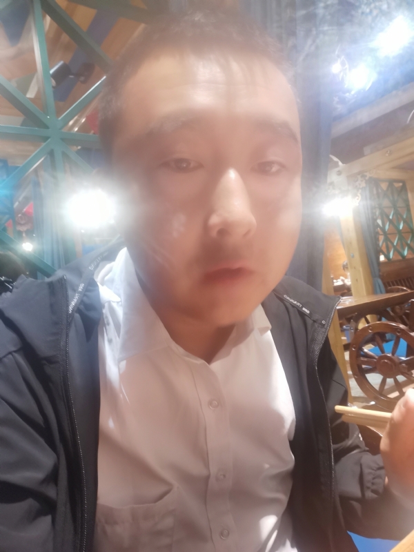 赵辉的第三张照片--全国闪婚服务中心