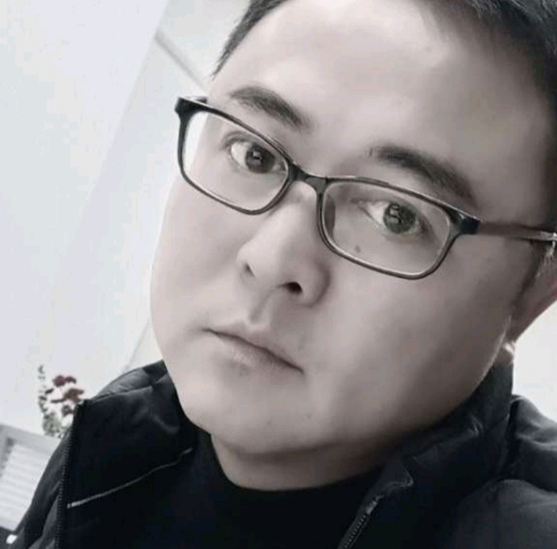 小石头的第二张照片--全国闪婚服务中心
