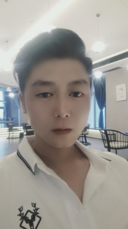 哎哎的第一张照片--全国闪婚服务中心