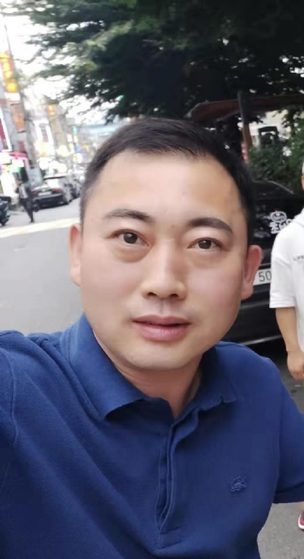 李龙的第一张照片--全国闪婚服务中心