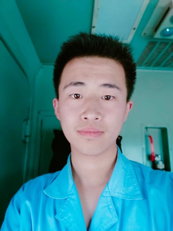 生而为人的第一张照片--全国闪婚服务中心