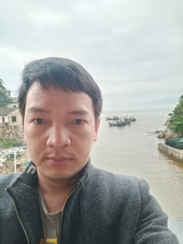啊亮的第一张照片--全国闪婚服务中心