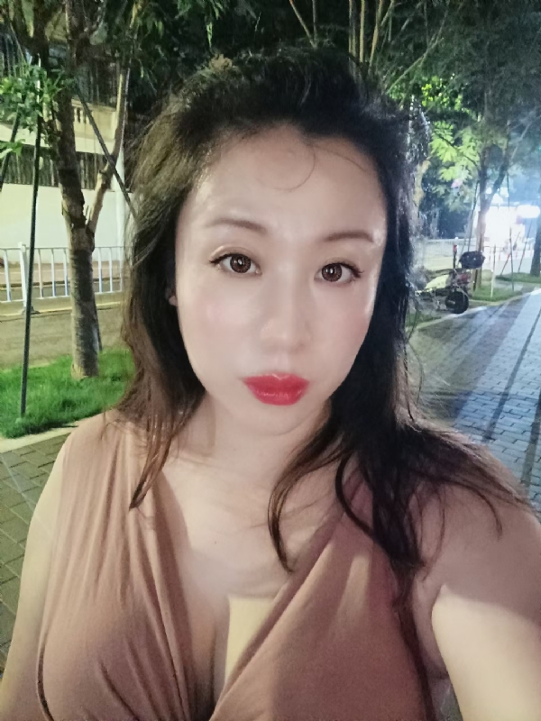 叶子青青的第二张照片--全国闪婚服务中心