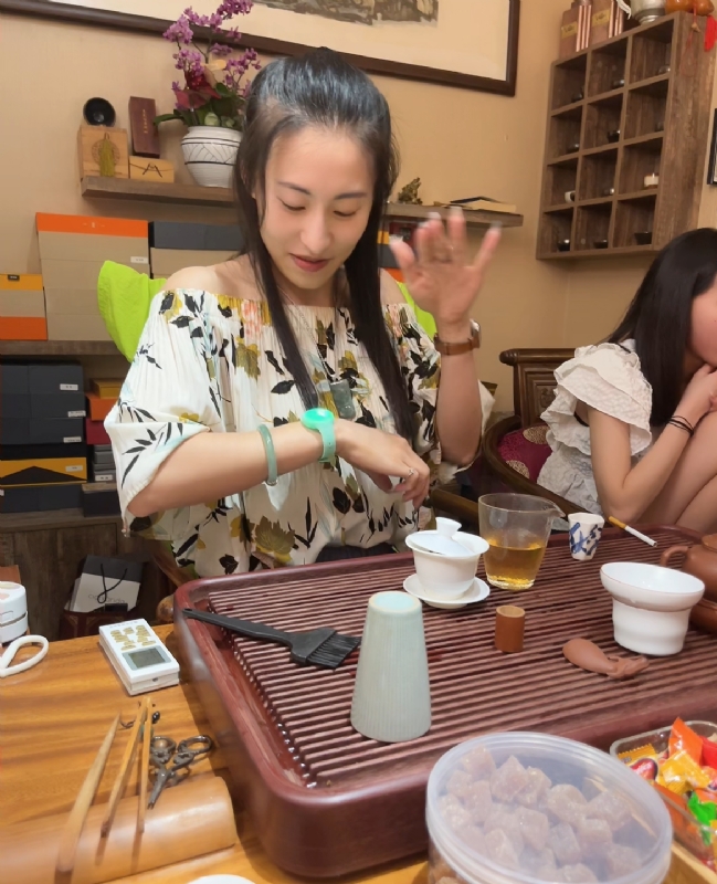 or的第三张照片--全国闪婚服务中心