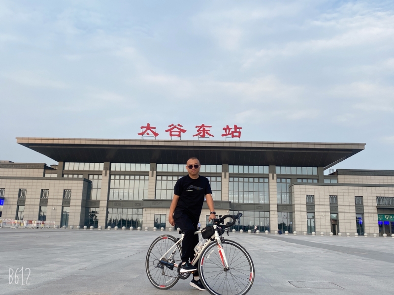 午后阳光的第一张照片--全国闪婚服务中心
