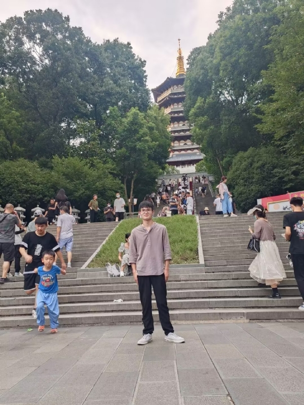 阳光男孩的第二张照片--全国闪婚服务中心