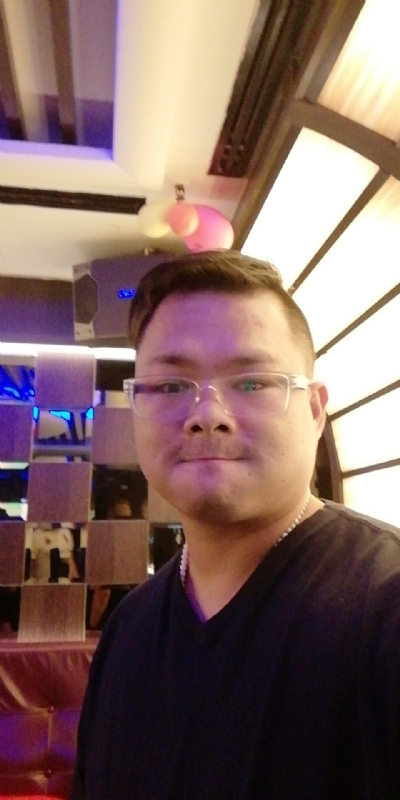 单名一个伟的第一张照片--全国闪婚服务中心