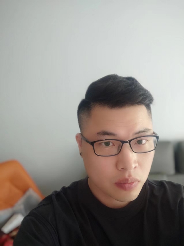 Vincent的第一张照片--全国闪婚服务中心