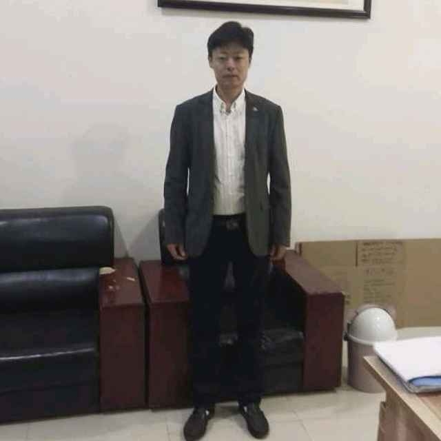 蓝天白云的第一张照片--全国闪婚服务中心