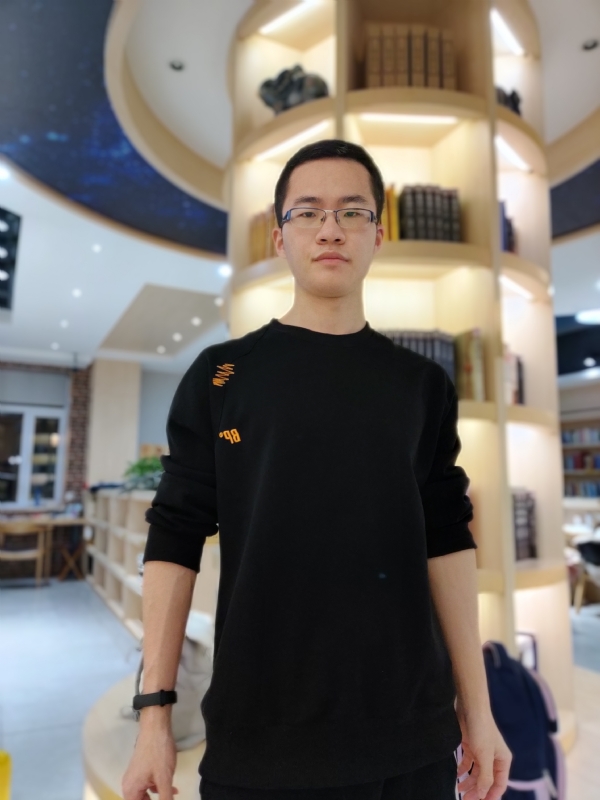 轩墨的第一张照片--全国闪婚服务中心